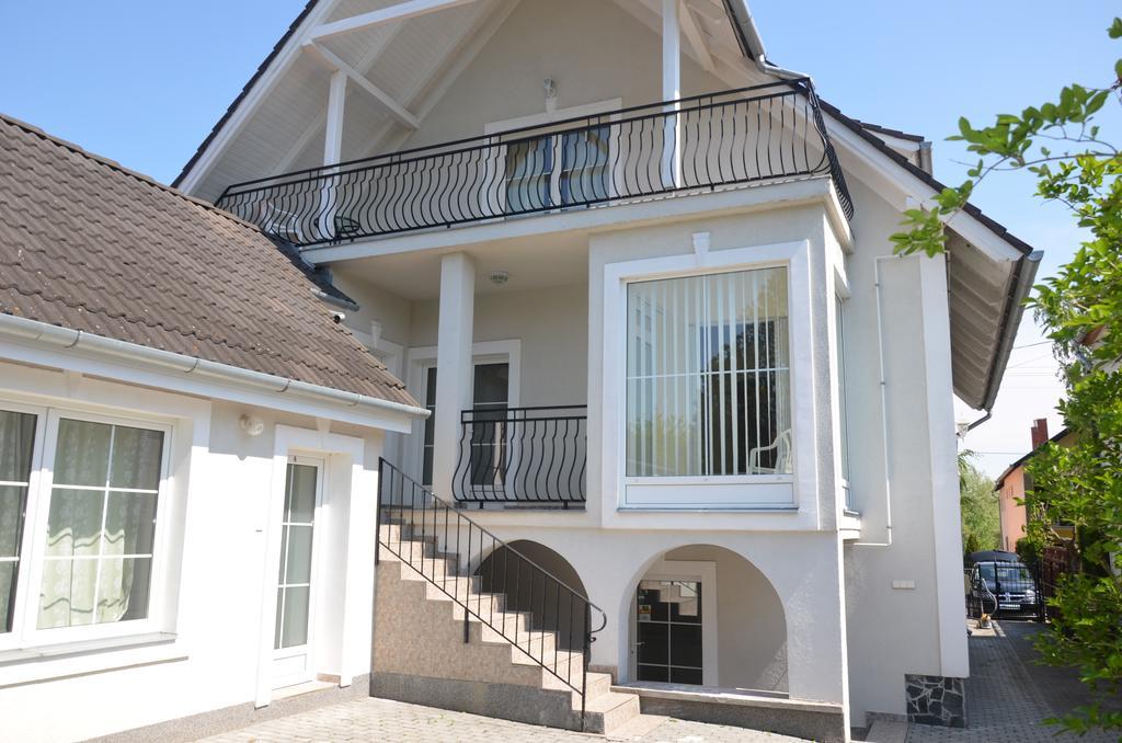 Villa Ladver Heviz Bagian luar foto