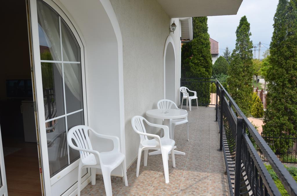 Villa Ladver Heviz Bagian luar foto