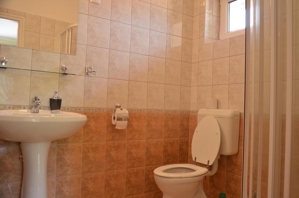 Villa Ladver Heviz Bagian luar foto