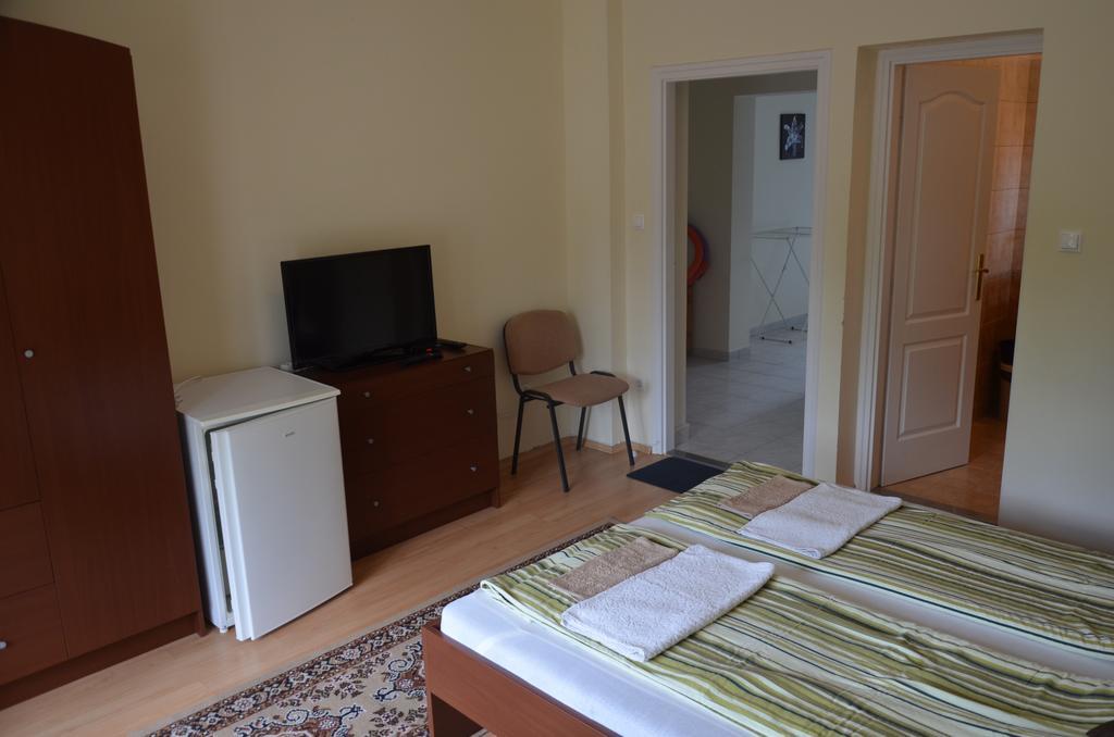Villa Ladver Heviz Bagian luar foto